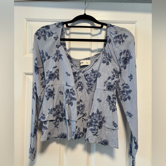 Hollister Blue Floral Blouse - Picture 2 of 7